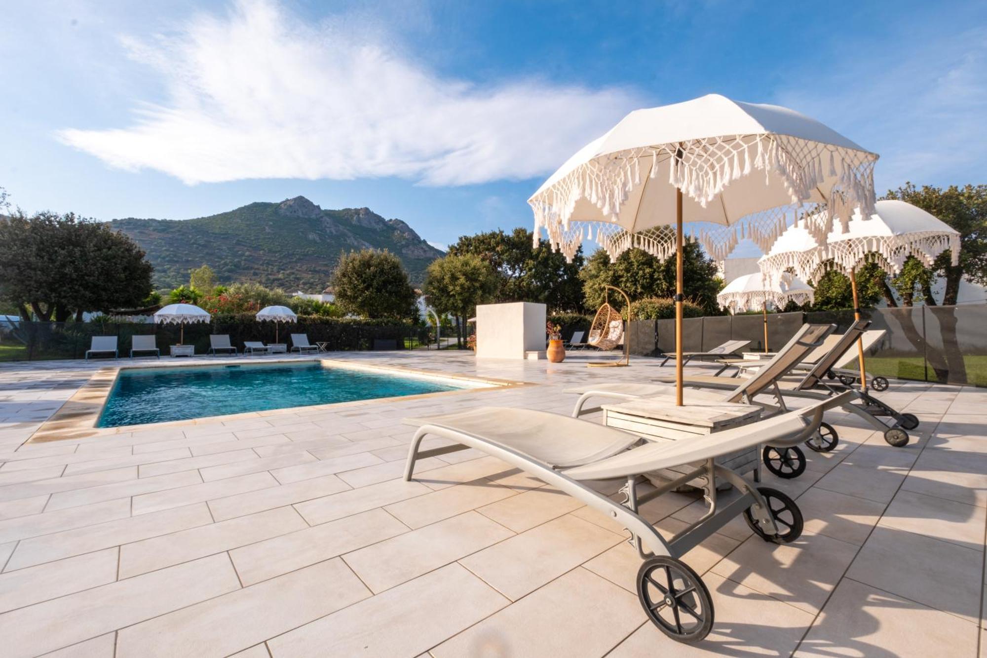 Hotel & Restaurant Les Mouettes Belgodère المظهر الخارجي الصورة